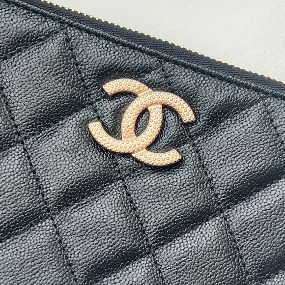🔥CHANEL Mini Caviar Case - Picture 2 of 5